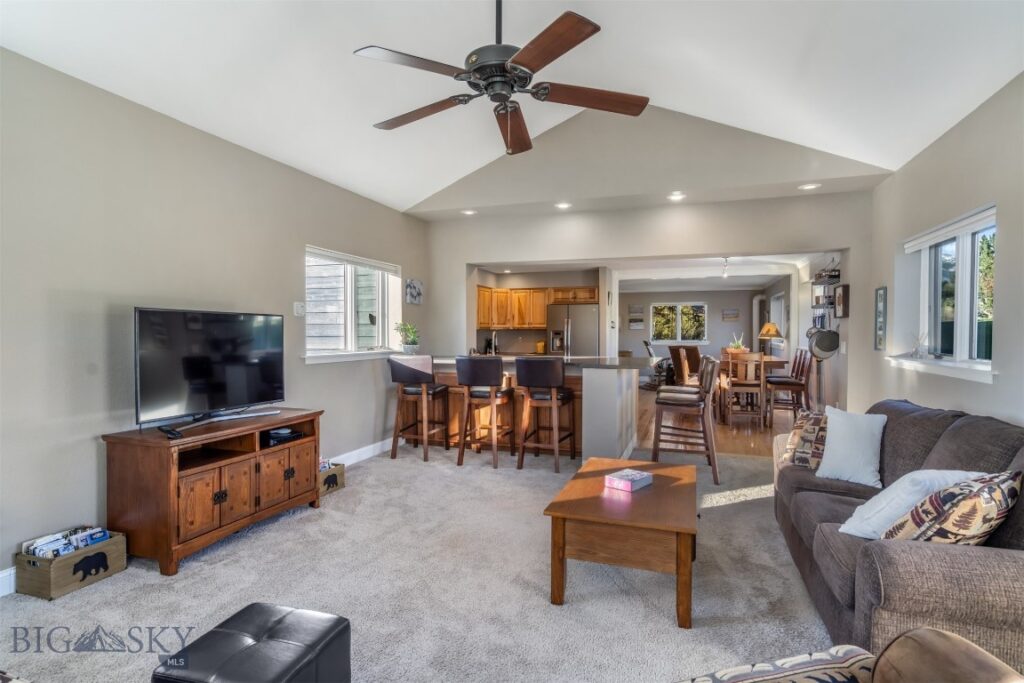 4925 Itana Circle