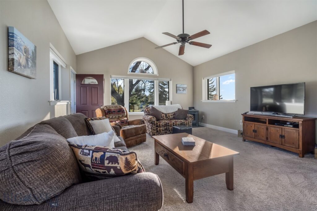 4925 Itana Circle