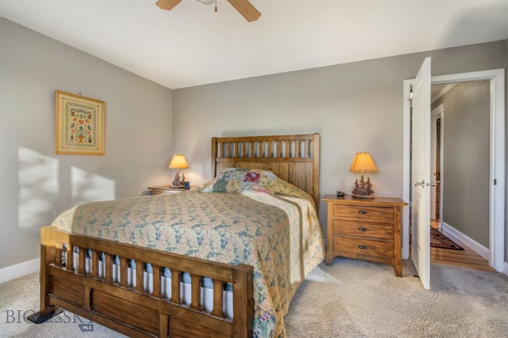 4925 Itana Circle