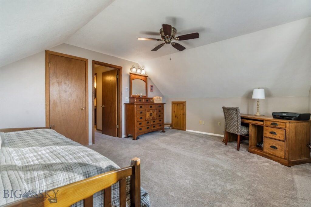 4925 Itana Circle