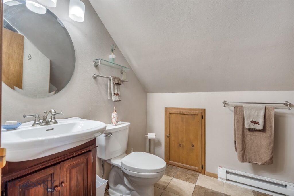 4925 Itana Circle