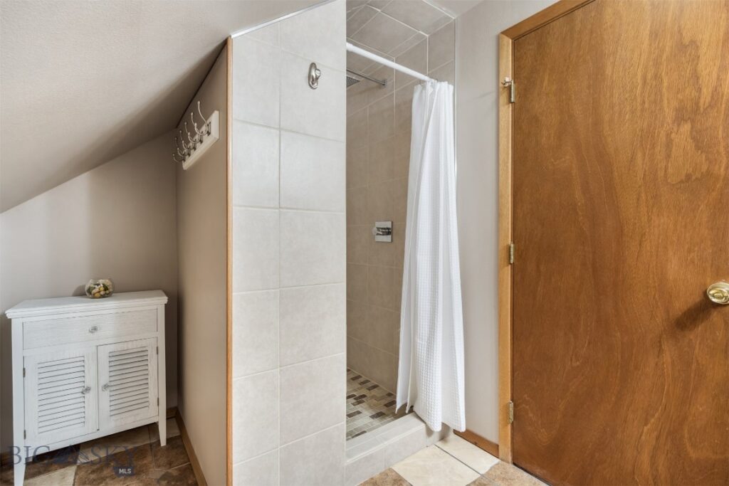 4925 Itana Circle