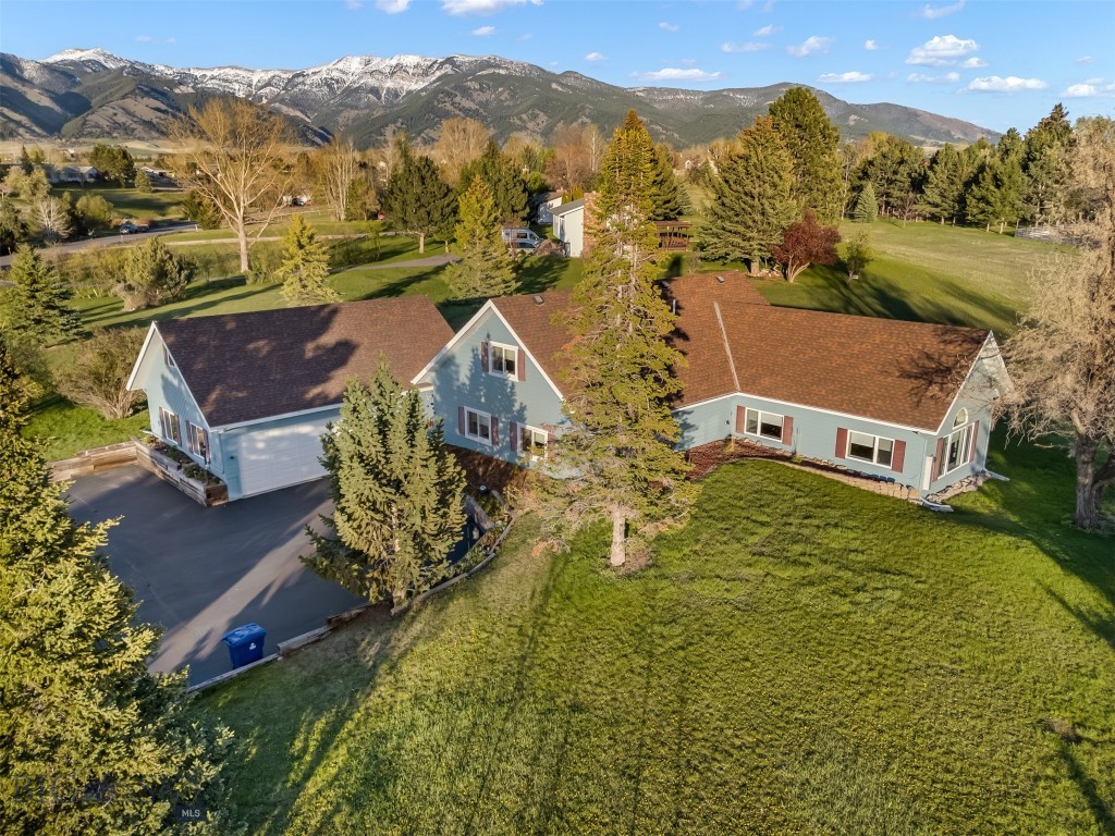 4925 Itana Circle