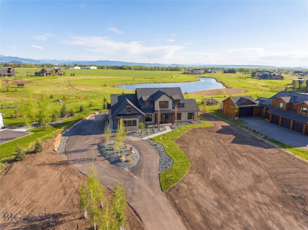 494 Clancy Way