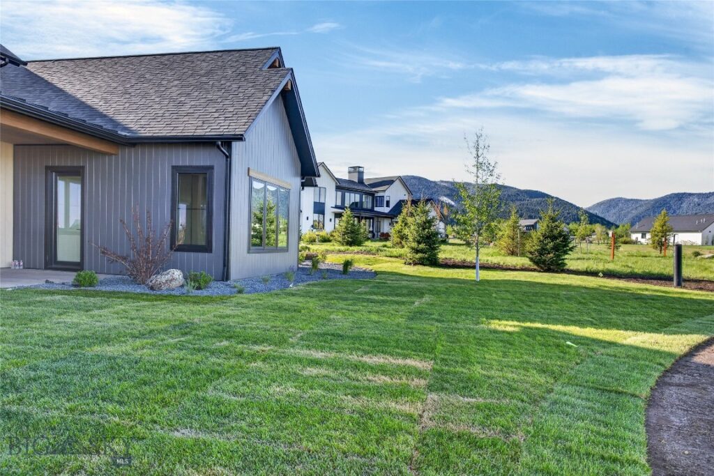 494 Clancy Way