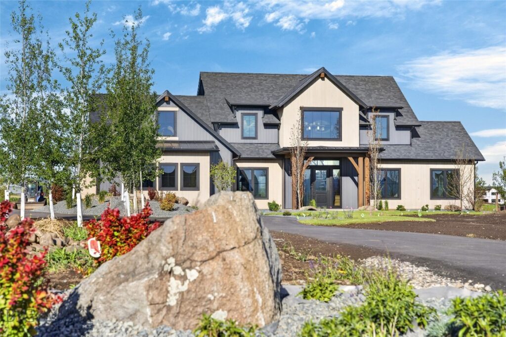 494 Clancy Way
