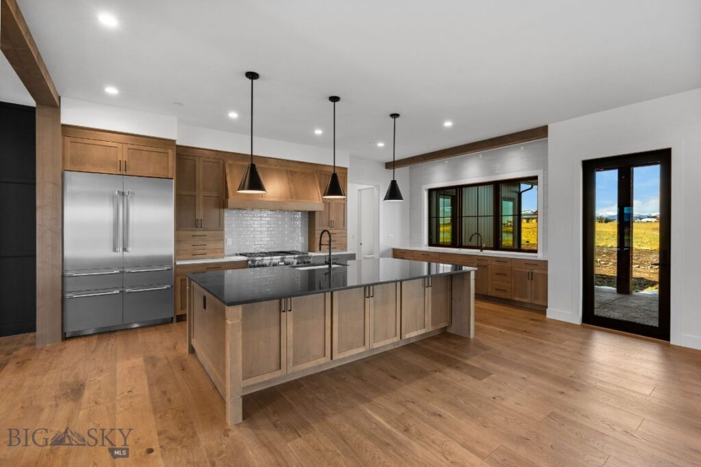 494 Clancy Way