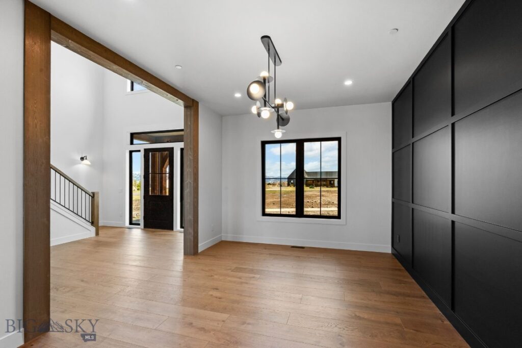 494 Clancy Way