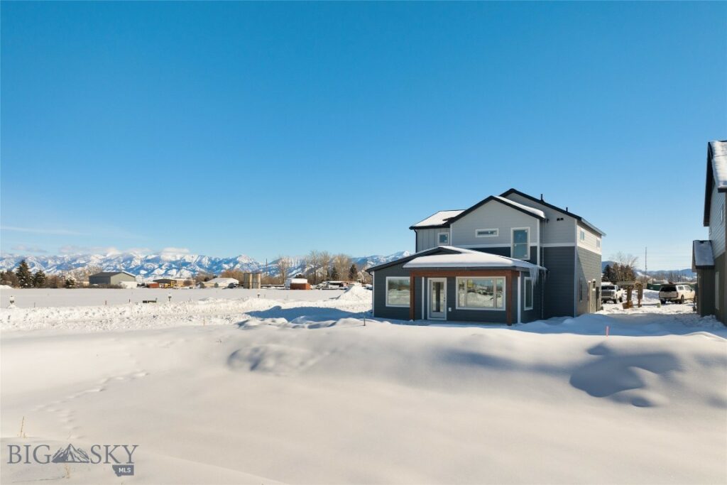 5 Canvasback Avenue