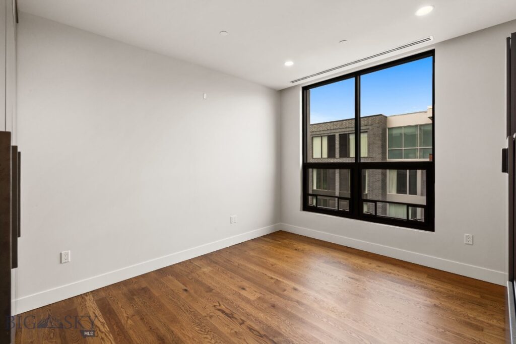 5 W Mendenhall Street