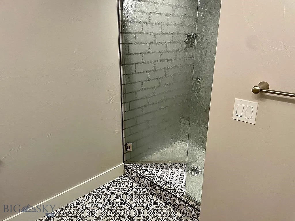 505 E Granite