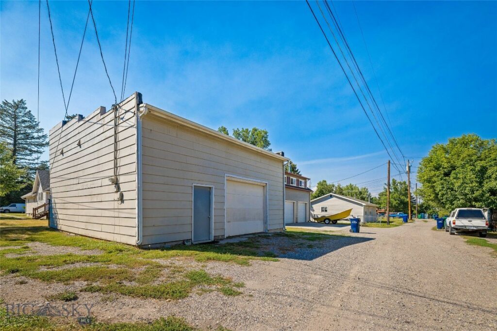 520 N Black Avenue