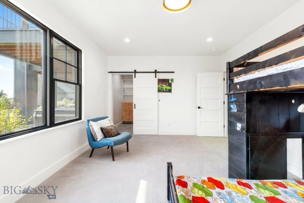 557 St Andrews