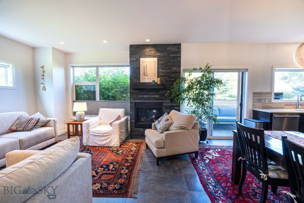 560 Christopher Way