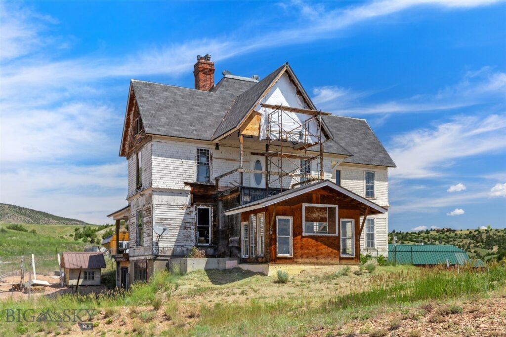 5835 Spaulding Bridge Road