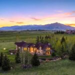 585 Wildrose Lane