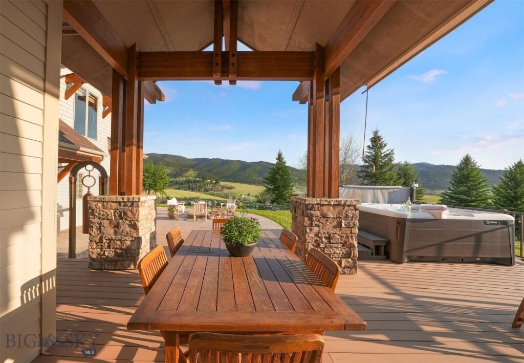 585 Wildrose Lane