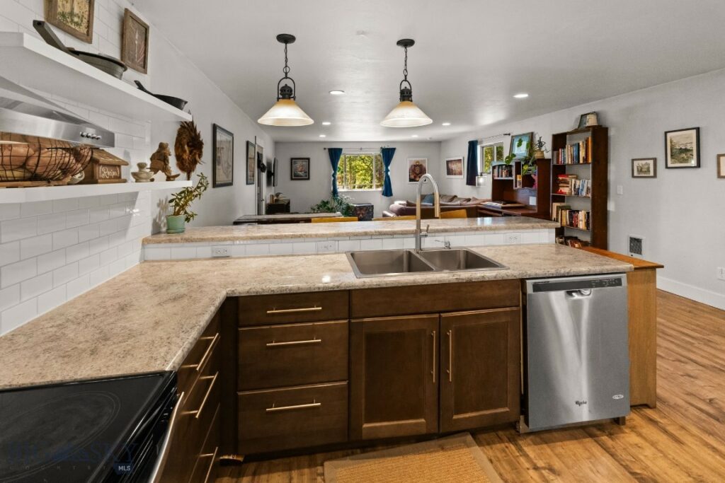 590 Middle Skunk Creek