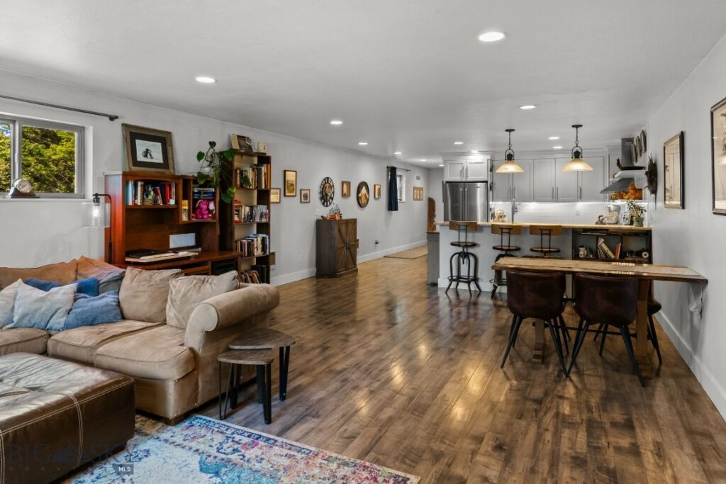 590 Middle Skunk Creek
