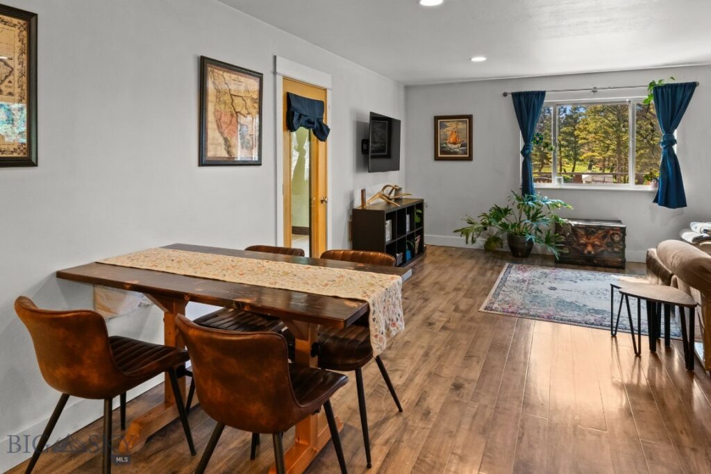 590 Middle Skunk Creek