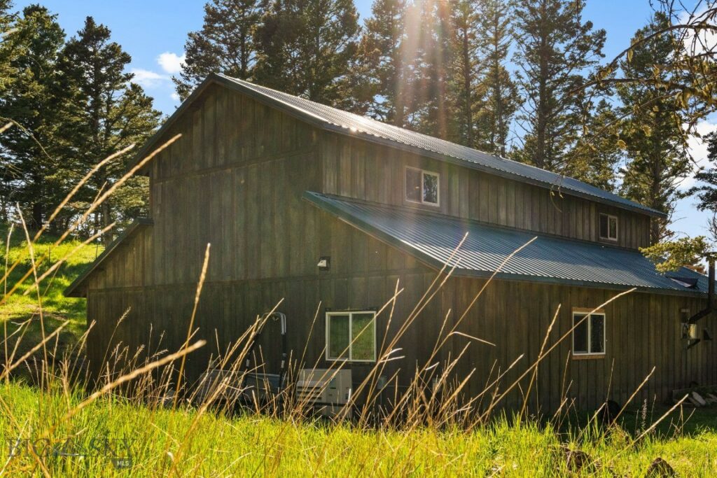 590 Middle Skunk Creek