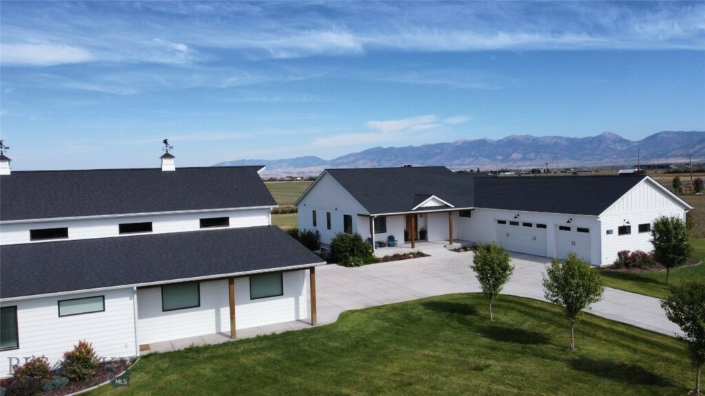 592 Stewart Loop