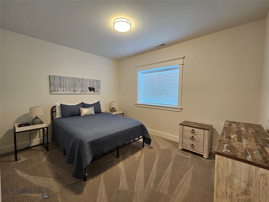 592 Stewart Loop