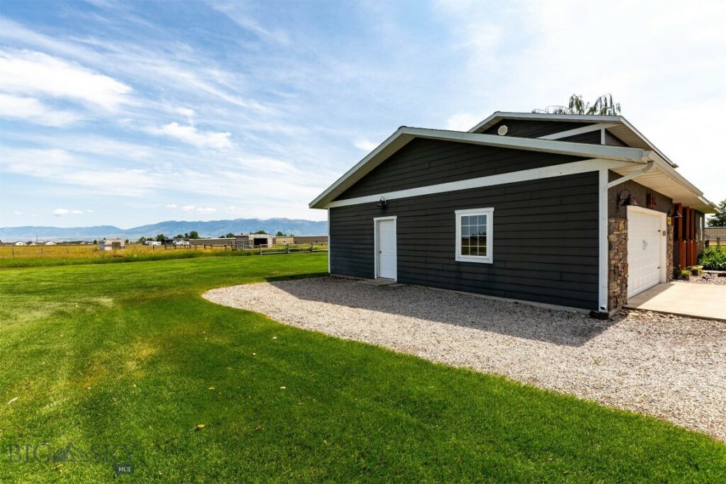 605 E Cameron Bridge