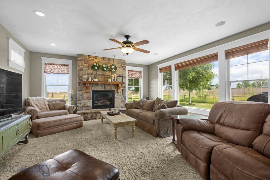 605 E Cameron Bridge