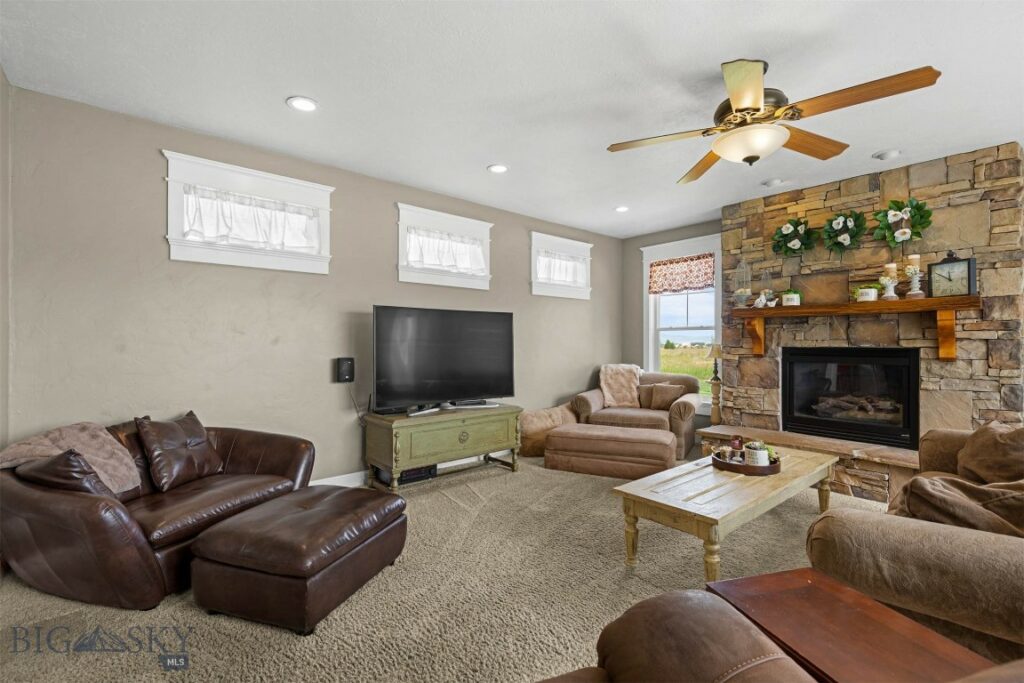 605 E Cameron Bridge