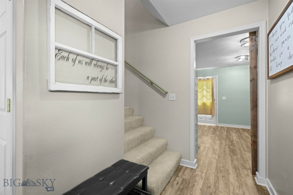 605 E Cameron Bridge