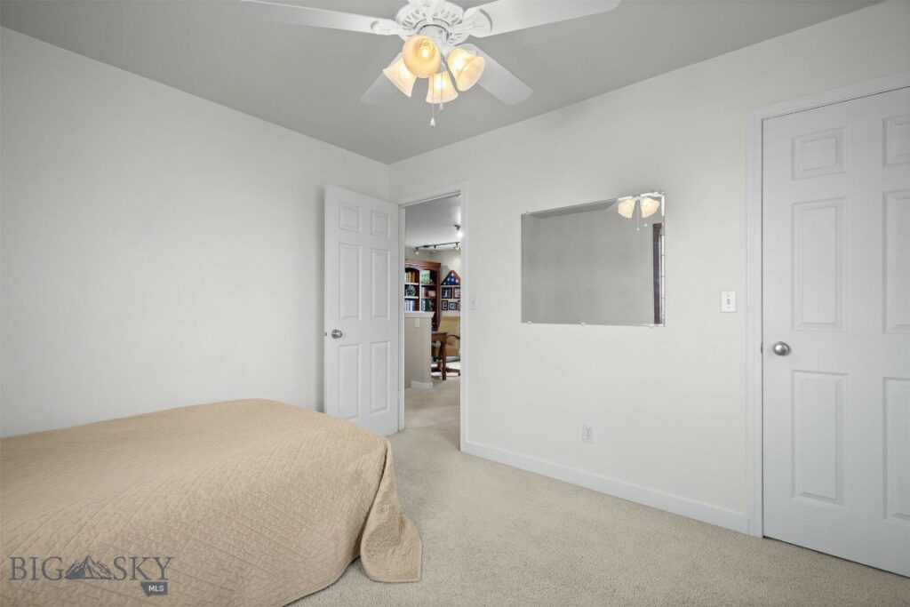 605 E Cameron Bridge