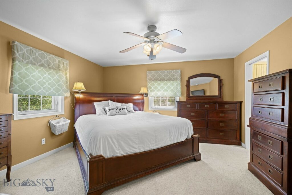 605 E Cameron Bridge