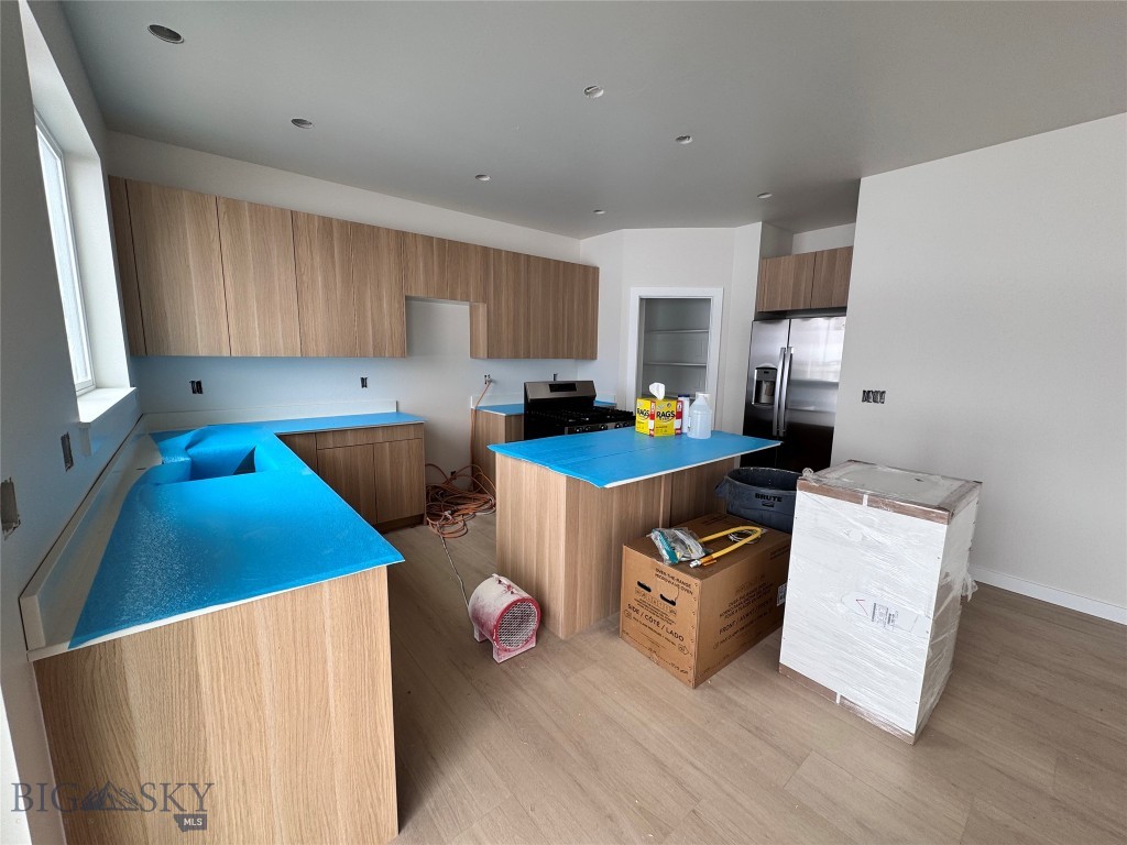 606 Companion Way