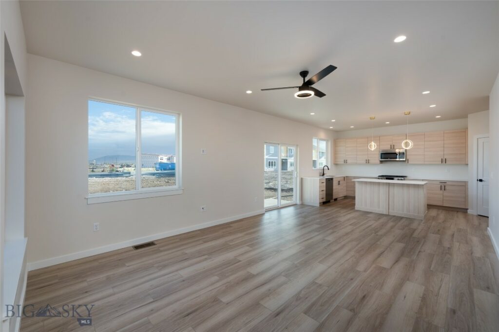 609 Companion Way