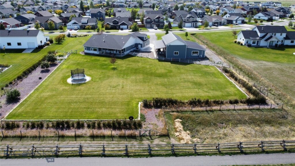 632 Stewart Loop