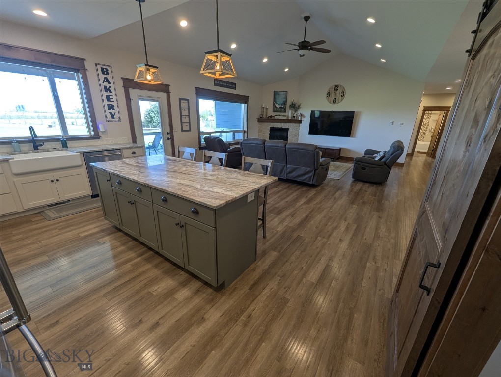 632 Stewart Loop