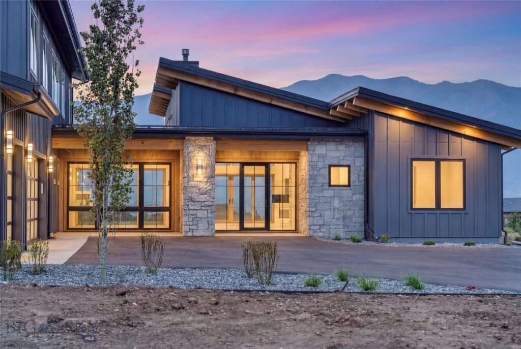 678 Clancy Way