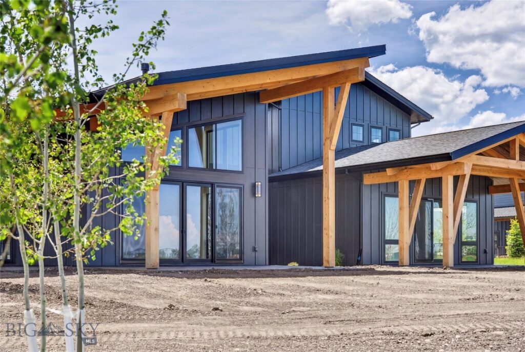 678 Clancy Way