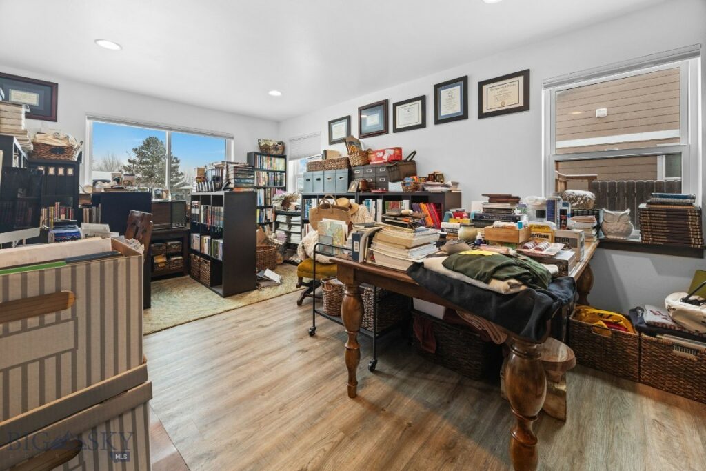702 Yellowstone