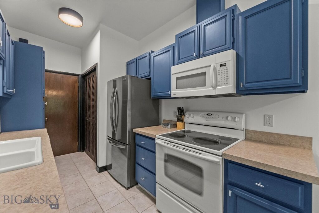 704 S 16th