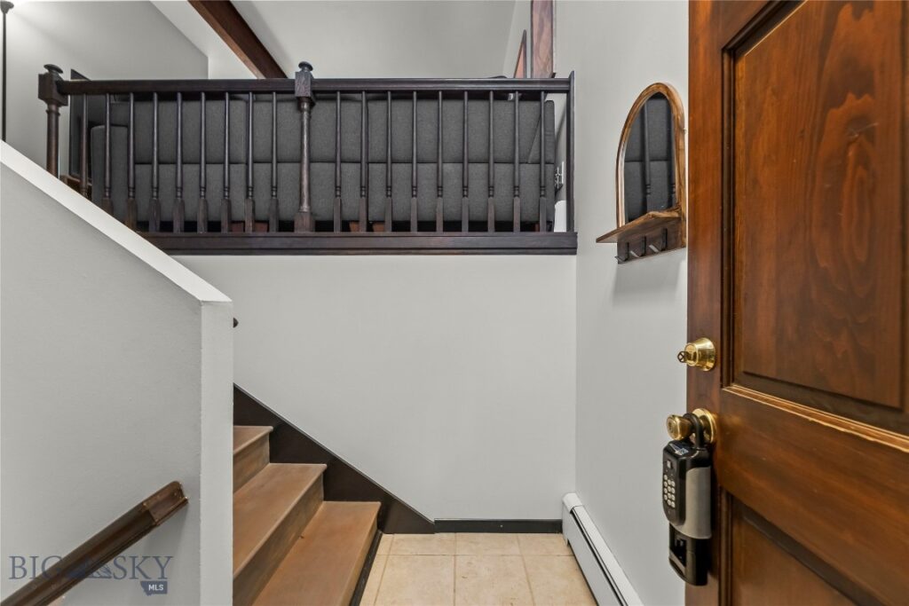 704 S 16th