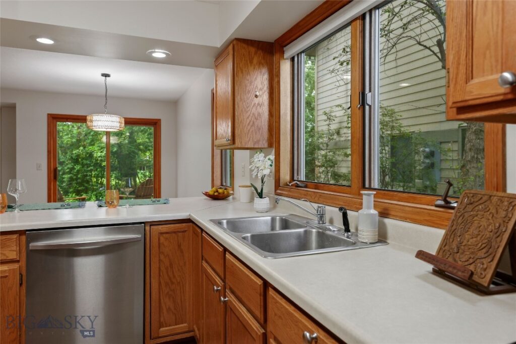 705 S 15th