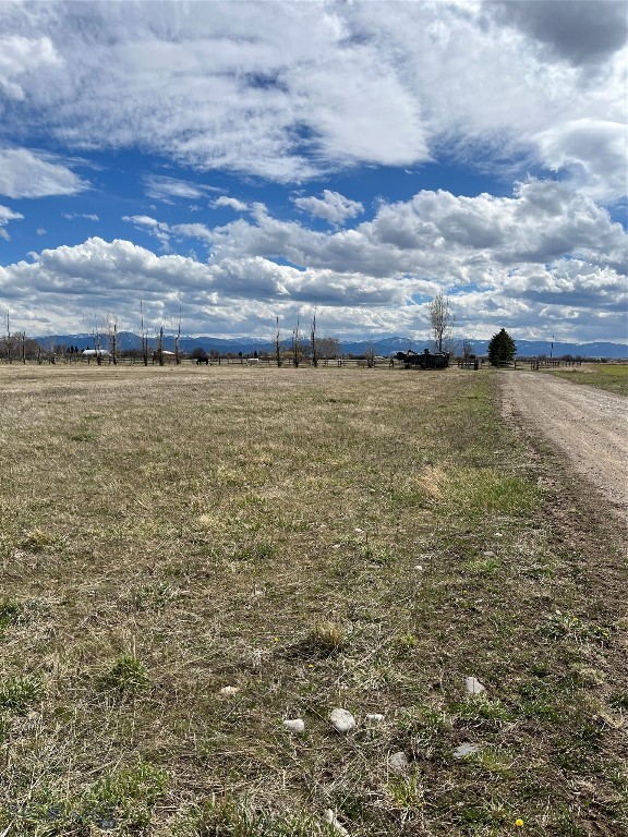 7056 E Baseline