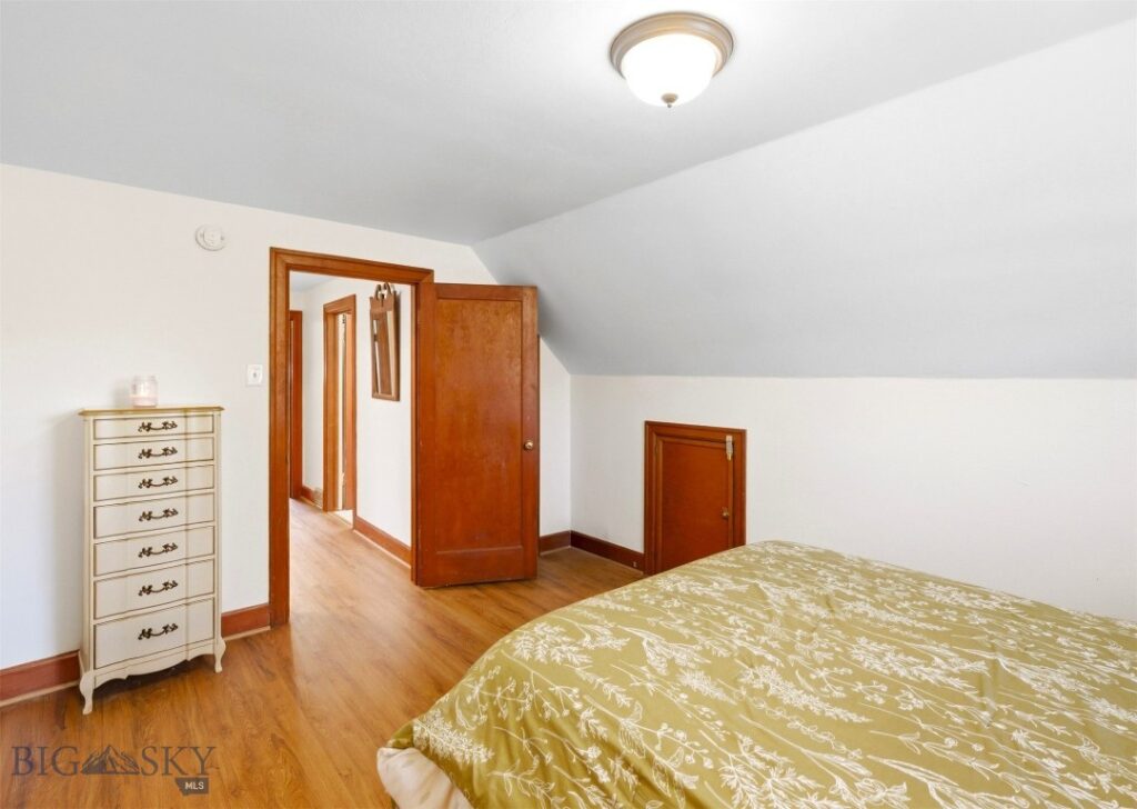 706 S 6th Avenue