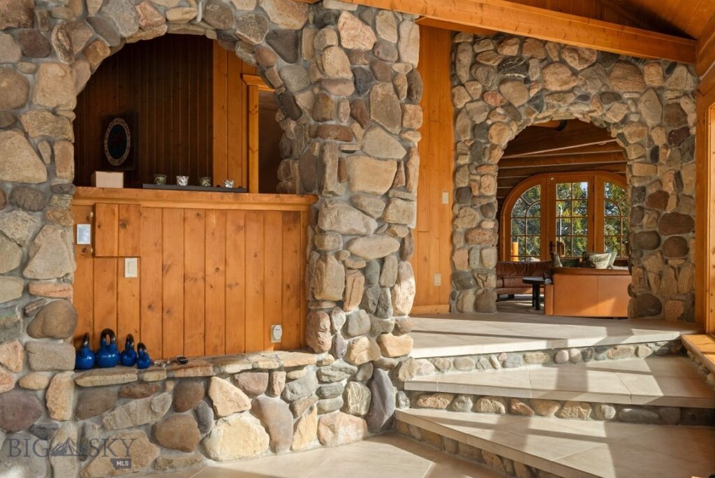 707 Crown Butte Road