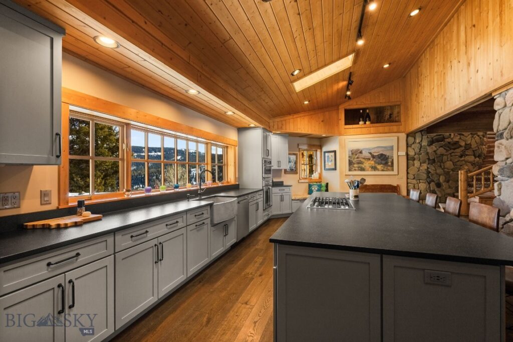 707 Crown Butte Road