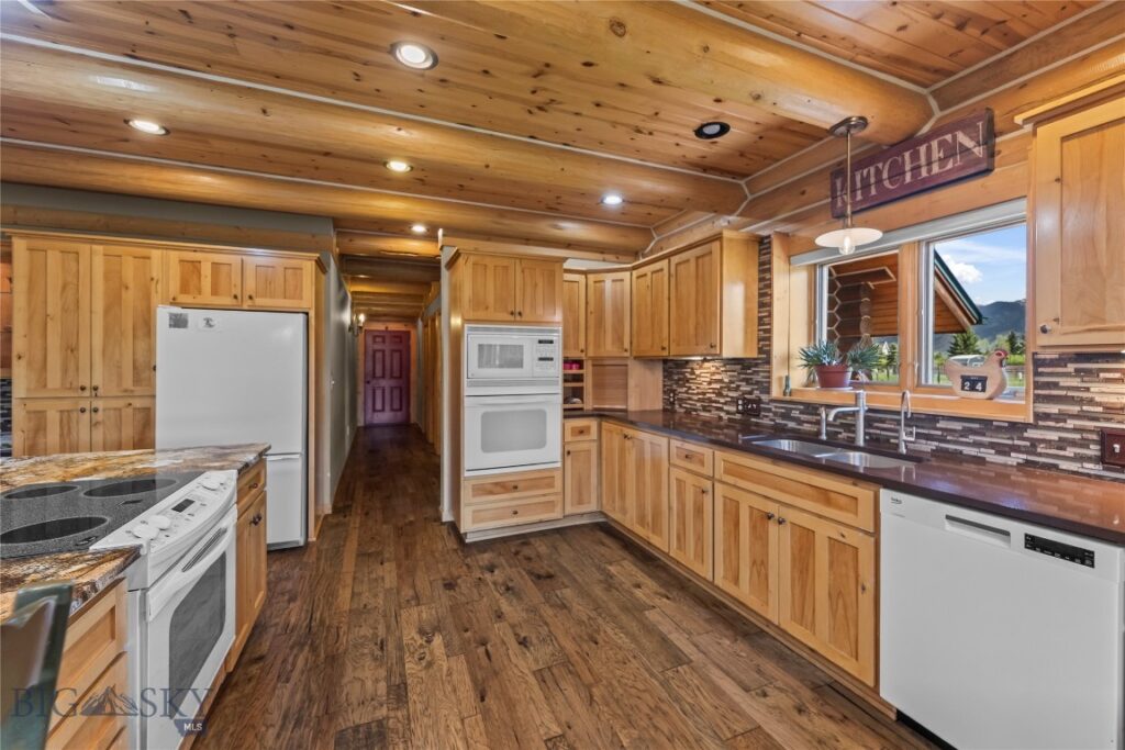 7100 Springhill