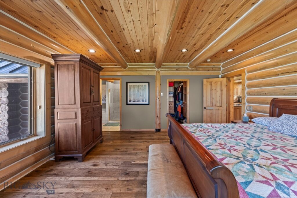 7100 Springhill