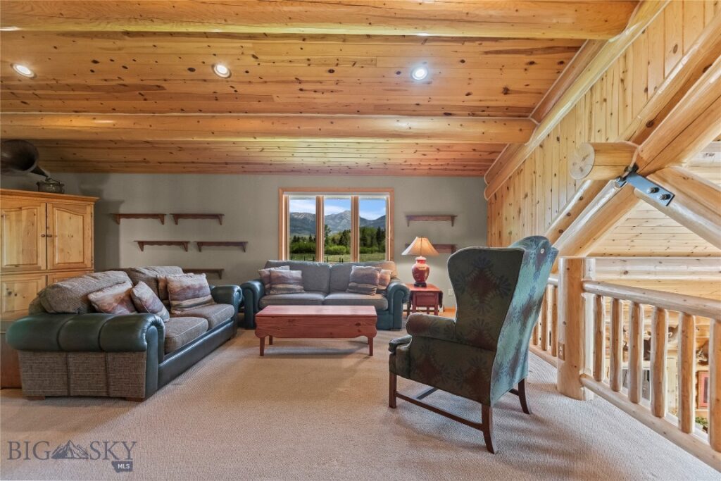 7100 Springhill